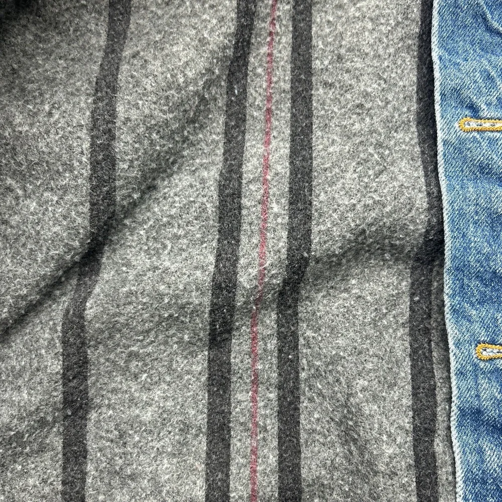 Levis Blanket Lined Denim Trucker Jacket‎ Blue Size 44 71506 0316 Made USA